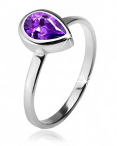 Prsteň s fialovým slzičkovým kamienkom v objímke, striebro 925 - Veľkosť: 49 mm