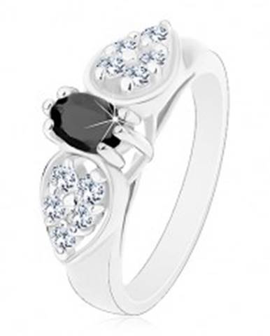 Lesklý prsteň v striebornom odtieni, ligotavá mašlička s čiernym oválom - Veľkosť: 52 mm