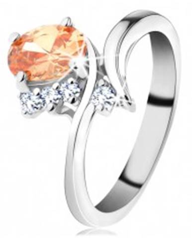 Trblietavý prsteň v striebornom odtieni, oválny zirkón v oranžovej farbe - Veľkosť: 50 mm