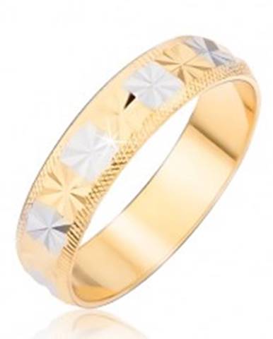 Prsteň zlatostriebornej farby s diamantovým rezom a ryhovanými okrajmi - Veľkosť: 48 mm