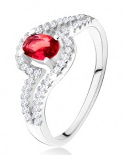 Prsteň s oválnym červeným kameňom, zvlnené zirkónové ramená, striebro 925 - Veľkosť: 49 mm