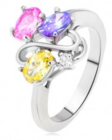 Lesklý prsteň - farebné oválne zirkóny, línia dvojitého S, číry kamienok - Veľkosť: 49 mm