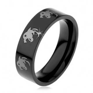 Čierny oceľový prsteň, potlač vlkov striebornej farby, 6 mm - Veľkosť: 49 mm