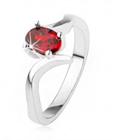 Elegantný prsteň zo striebra 925, rubínovočervený zirkón, zvlnené ramená - Veľkosť: 50 mm