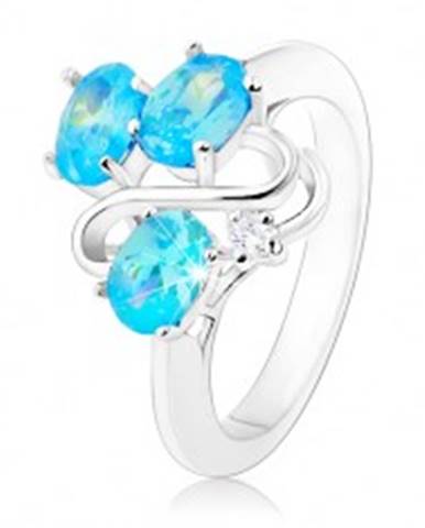 Trblietavý prsteň striebornej farby, zvlnená línia, tri ovály akvamarínovej farby - Veľkosť: 49 mm