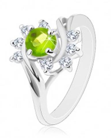 Lesklý prsteň so striebornou farbou, oblúky čírych zirkónov, svetlozelený zirkón - Veľkosť: 49 mm