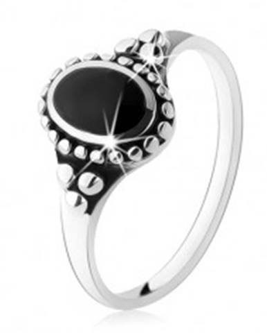Patinovaný prsteň zo striebra 925, čierny ónyxový ovál, guličky, vysoký lesk - Veľkosť: 49 mm